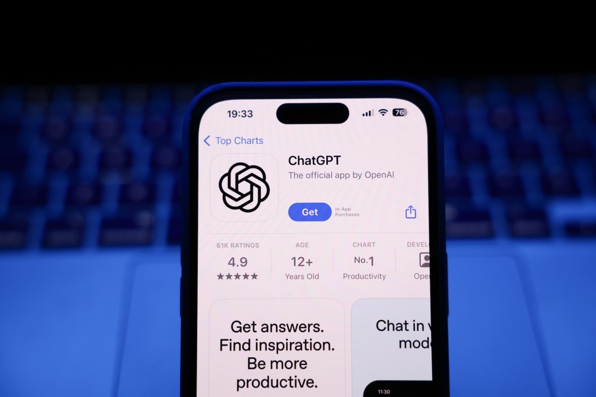 ChatGPT bỏ giới hạn chat cho bản miễn phí — cái giá của một tỷ người dùng mỗi tuần