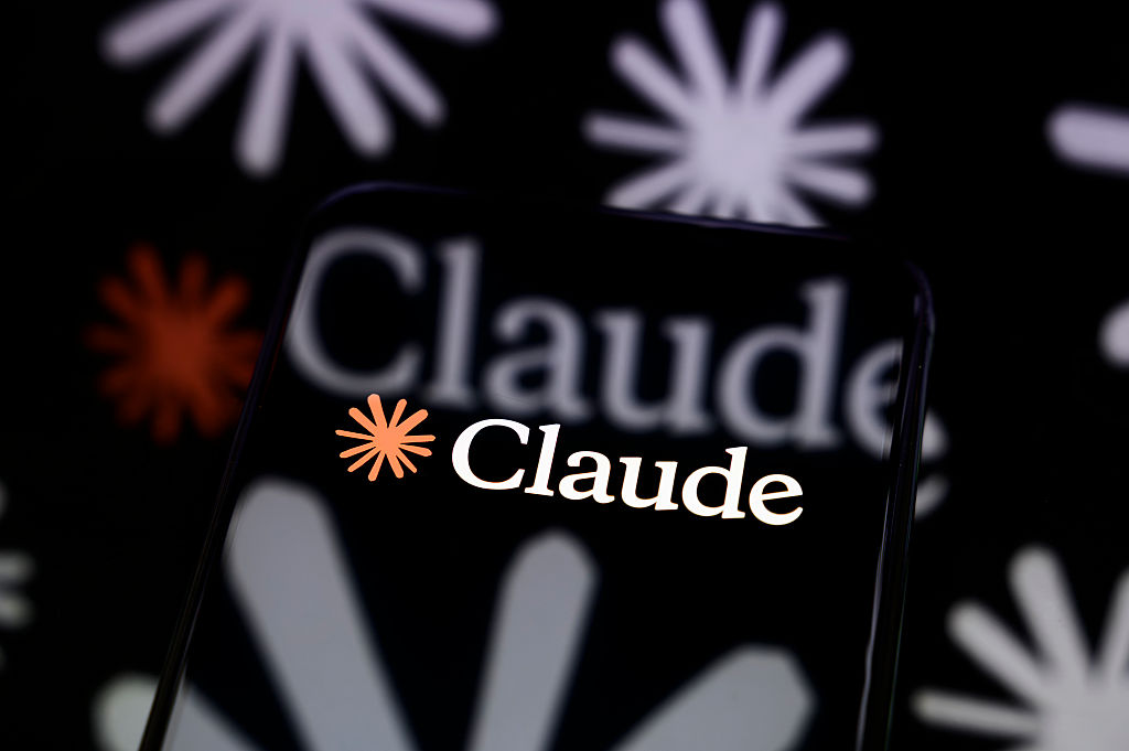 Claude Code bật auto mode mặc định — máy duyệt code an toàn hơn người